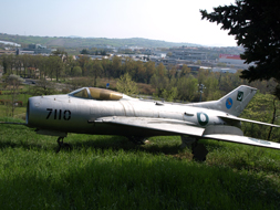 MIKOYAN-GUREVICH MIG-19 (F-6)