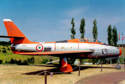 REPUBLIC F-84F "THUNDERSTREAK"